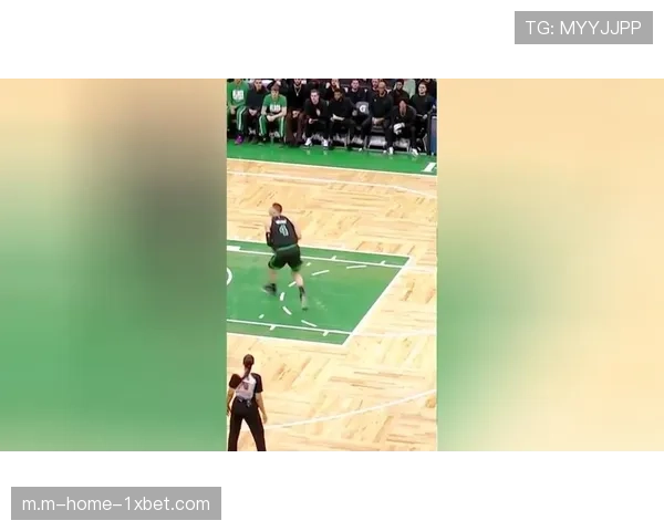 绿军利用武切维奇高位策应 底线空切得分较交易前提升26% 绿军利用武切维奇高位策应 底线空切得分较交易前提升26%